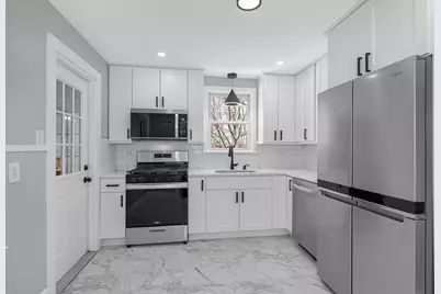 8 Mount Auburn St, Lawrence, MA 01843 - Photo 4