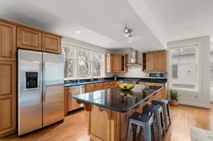 53 Winslow Rd, Brookline, MA 02446 - Photo 4