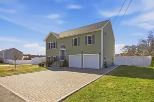 341 Courtney St, Fall River, MA 02720 - Photo 1