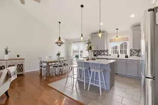 341 Courtney St, Fall River, MA 02720 - Photo 14