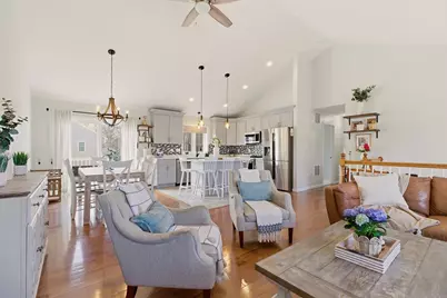 341 Courtney St, Fall River, MA 02720 - Photo 6