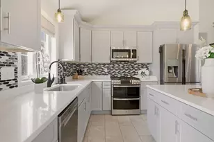 341 Courtney St, Fall River, MA 02720 - Photo 10