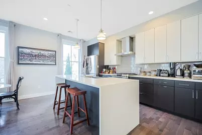 7 Greenley Pl #3, Boston, MA 02130 - Photo 2