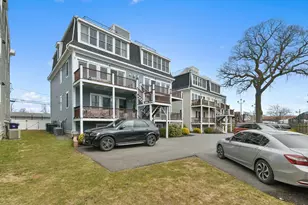 539 Sumner St, Boston, MA 02128 - Photo 38