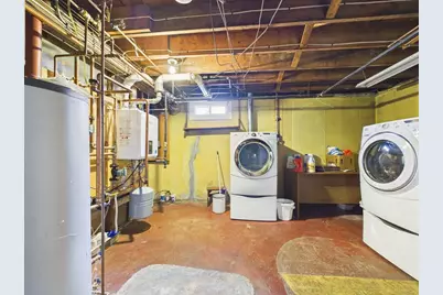 374 Harwich St, New Bedford, MA 02745 - Photo 36