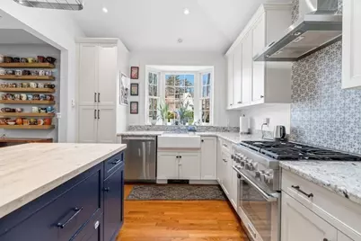 859 Fellsway W #0, Medford, MA 02155 - Photo 4