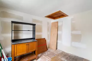 136 Pleasant St, Ware, MA 01082 - Photo 32