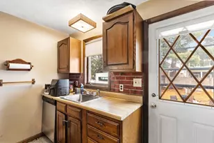 63 Woodville St, Everett, MA 02149 - Photo 8