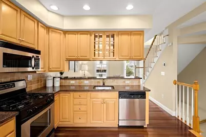 72 Exchange St #1, Waltham, MA 02451 - Photo 6