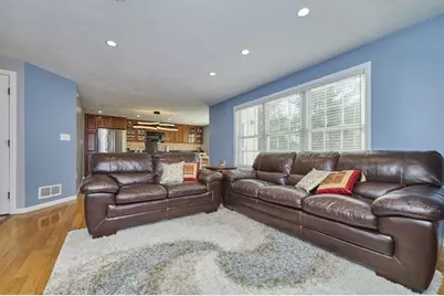 27 Cranberry Ln, Burlington, MA 01803 - Photo 8