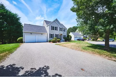 27 Cranberry Ln, Burlington, MA 01803 - Photo 2