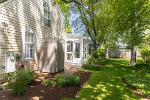 21 Woodlawn Ave, Tisbury, MA 02568 - Photo 6