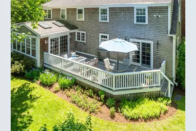 21 Woodlawn Ave, Tisbury, MA 02568 - Photo 8