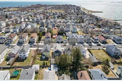 58 Oaklawn St, New Bedford, MA 02744 - Photo 4