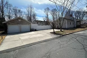 133 Hampden St, West Springfield, MA 01089 - Photo 2
