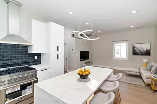 13 Arlington St, Somerville, MA 02145 - Photo 8