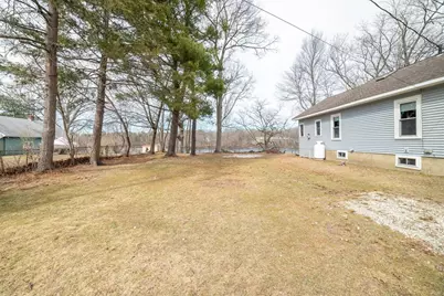 8 Blackstone St, Shrewsbury, MA 01545 - Photo 28