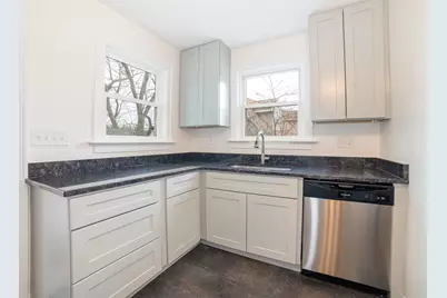 8 Blackstone St, Shrewsbury, MA 01545 - Photo 10