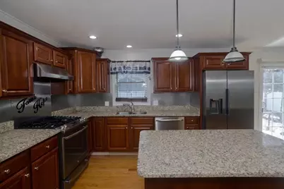 31 Acrebrook Rd, Springfield, MA 01129 - Photo 4