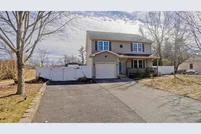 31 Acrebrook Rd, Springfield, MA 01129 - Photo 2
