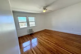 38 Byron St, Wakefield, MA 01880 - Photo 4