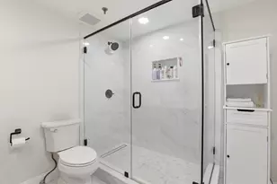 390 Commonwealth Ave, Boston, MA 02215 - Photo 14