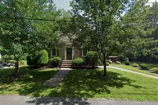 34 Plymouth Rd, Reading, MA 01867 - Photo 1