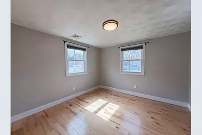 125 Burnham Rd, Lowell, MA 01852 - Photo 12