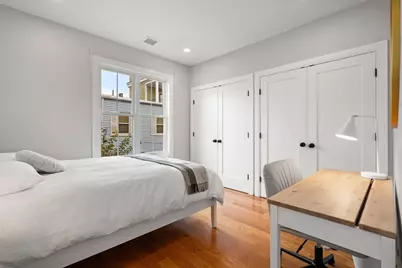 174 W 7th St. #2, Boston, MA 02127 - Photo 22