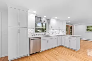 253 Linden St, Waltham, MA 02452 - Photo 4