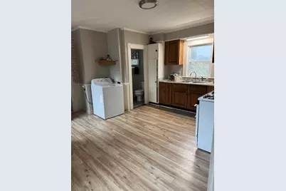 28 Beach St, Marlborough, MA 01752 - Photo 4