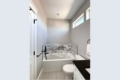 18 Woodbine St #2, Somerville, MA 02143 - Photo 20