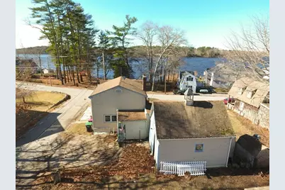 22 Ocean Ave, Hanson, MA 02341 - Photo 4