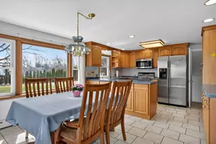 95 Grove St, Shrewsbury, MA 01545 - Photo 8