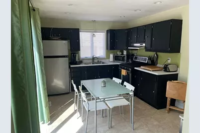 11 Mansfield St, New Bedford, MA 02746 - Photo 2