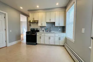 28 Melbourne St, Boston, MA 02124 - Photo 4