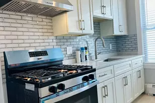 28 Melbourne St, Boston, MA 02124 - Photo 8