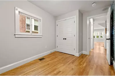 129 Sutherland #House, Boston, MA 02135 - Photo 8