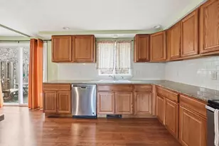 5 Swan Ave, Worcester, MA 01602 - Photo 10