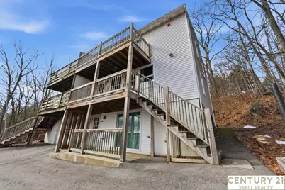 5 Swan Ave #B, Worcester, MA 01602 - Photo 1