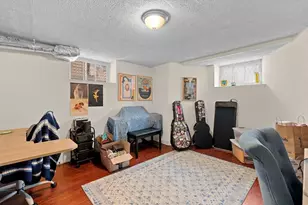 22 Chestnut Ave, Boston, MA 02130 - Photo 12