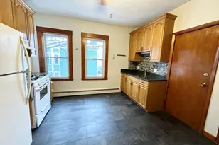 28 Willow St, Cambridge, MA 02141 - Photo 2