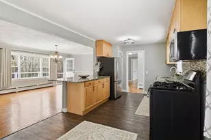 105 Mountain View St, South Hadley, MA 01075 - Photo 8