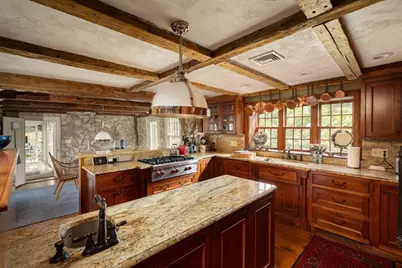 233 Washington St, Hanover, MA 02339 - Photo 8