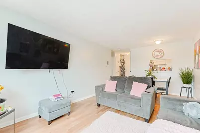 27 Willis St #18, Framingham, MA 01702 - Photo 4