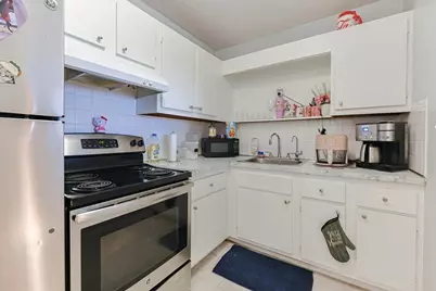 27 Willis St #18, Framingham, MA 01702 - Photo 10