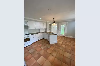 12 Avon Street #12, Reading, MA 01867 - Photo 4