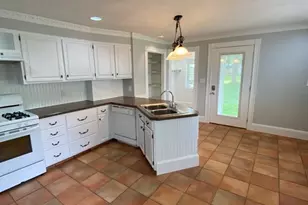 12 Avon St, Reading, MA 01867 - Photo 4