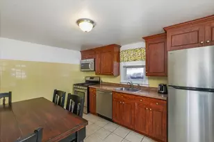 325 E Haverhill St, Lawrence, MA 01841 - Photo 4