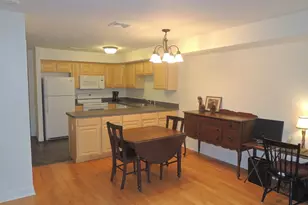 27 Greenleaves Dr, Amherst, MA 01002 - Photo 4